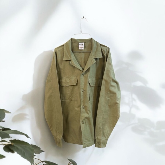 The North Face Men´s Medium Forest Green Light Jacket